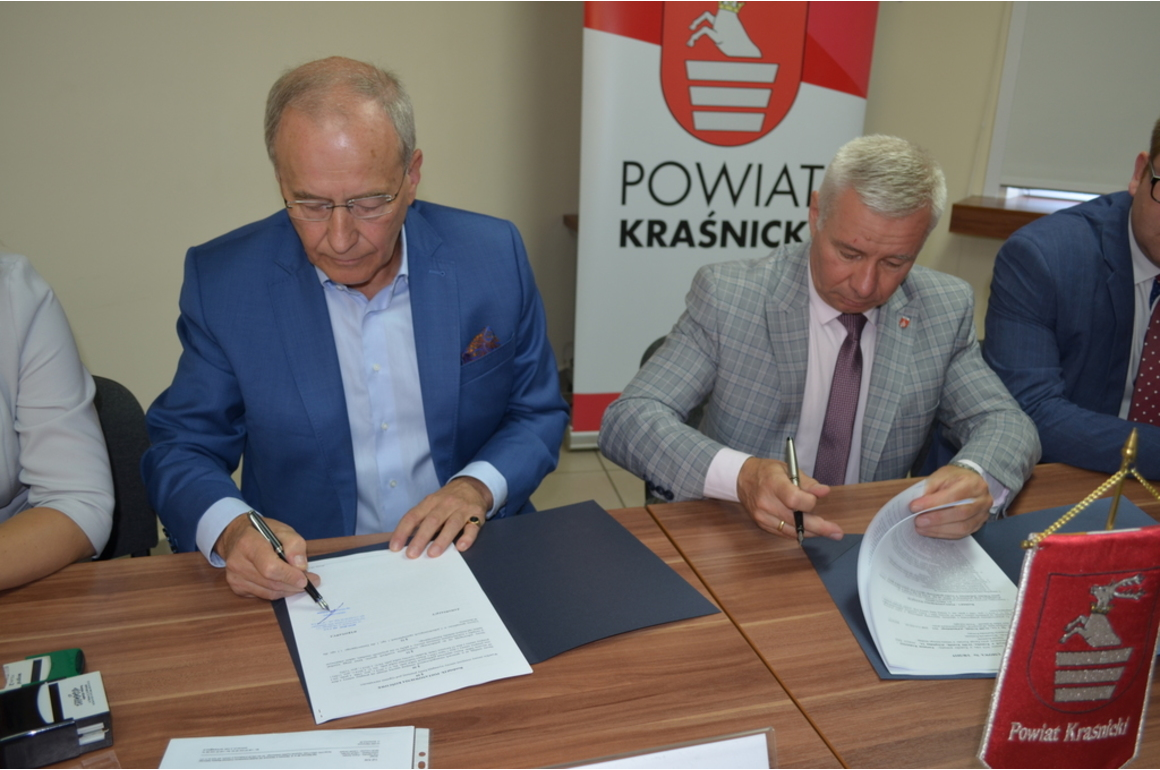 Podpisanie umowy z Powiatem Kraśnickim